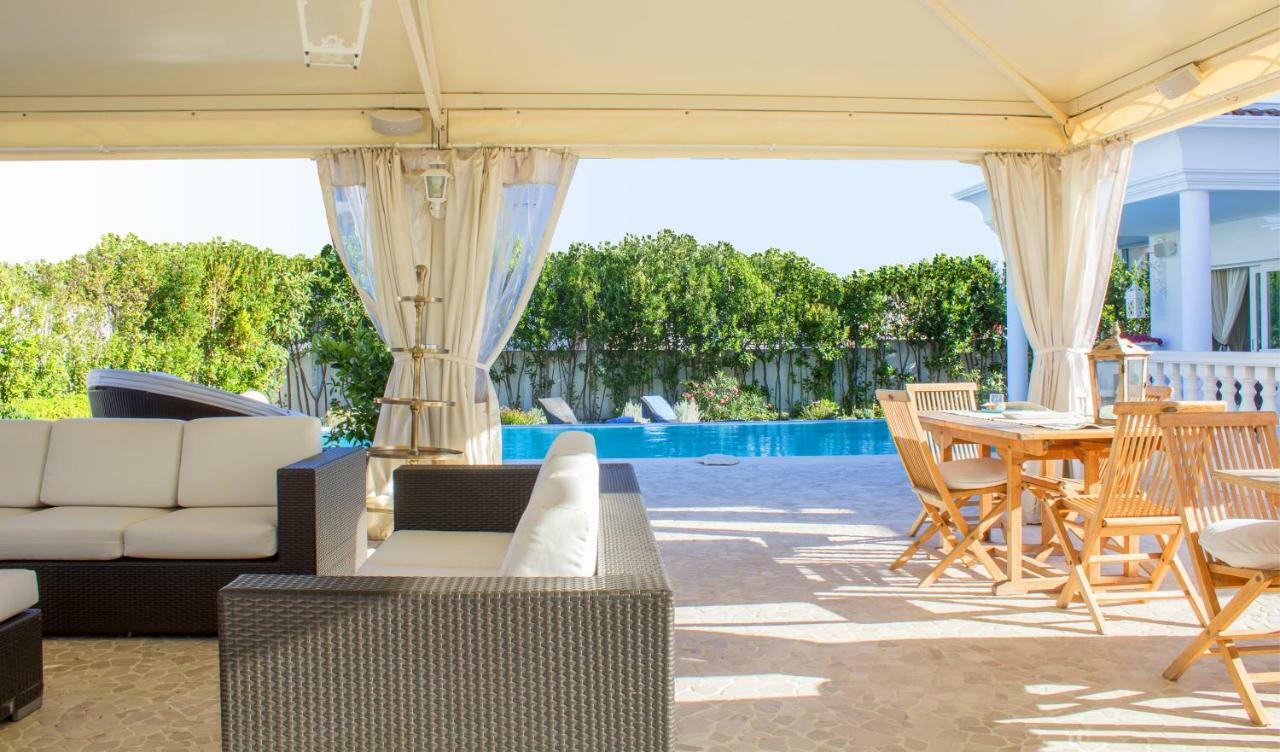 White House Luxury Hospitality 2* Olbia